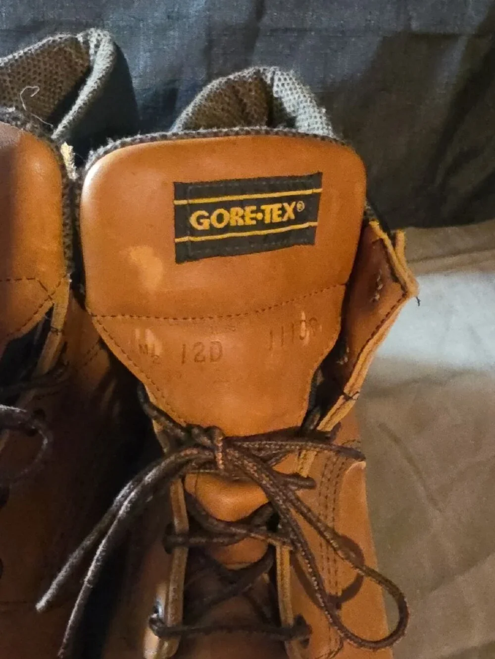 GORE-TEX Men's Tan Leather Lace-Up Boots